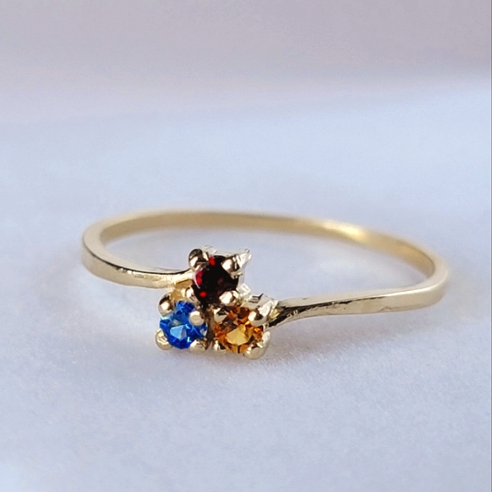 Vintage Dainty Triple Gemstone Stacking Band Gold Tone Ring Primary Color 6 ¾